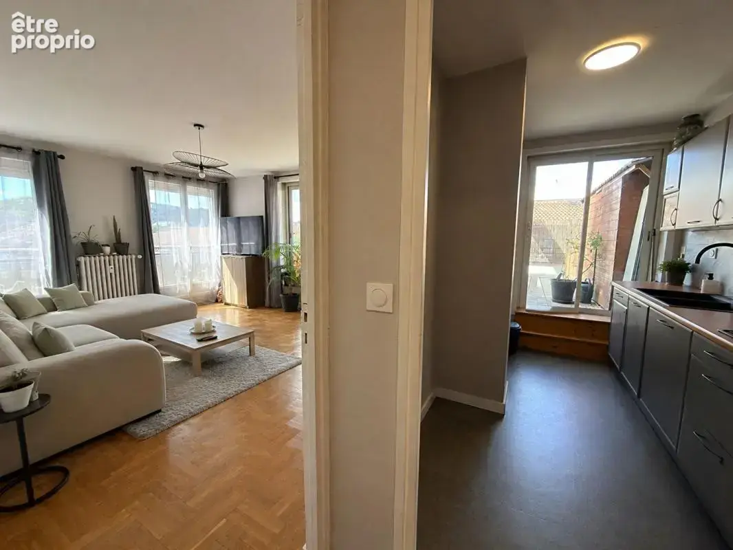 Appartement t2 avec terrasse - CAHORS centre-ville - photo 4