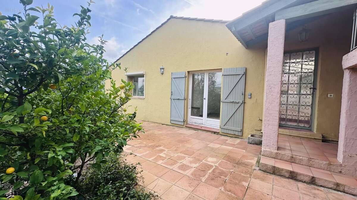 Maison à PLAN-DE-LA-TOUR