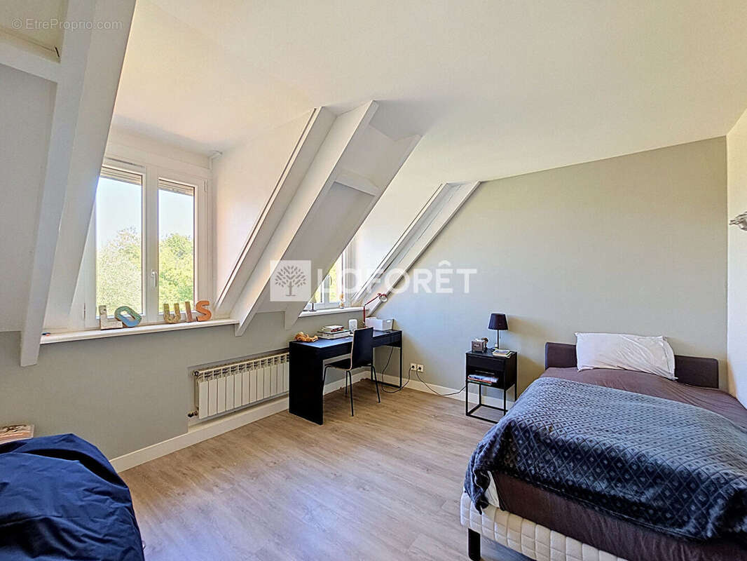 Maison Montlhery 8 pièce(s) 225 m2 - photo 13