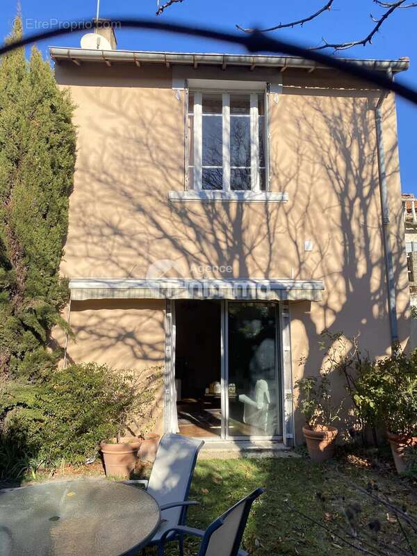 Maison à MORIERES-LES-AVIGNON