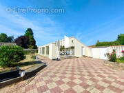 Maison à LES MAGNILS-REIGNIERS