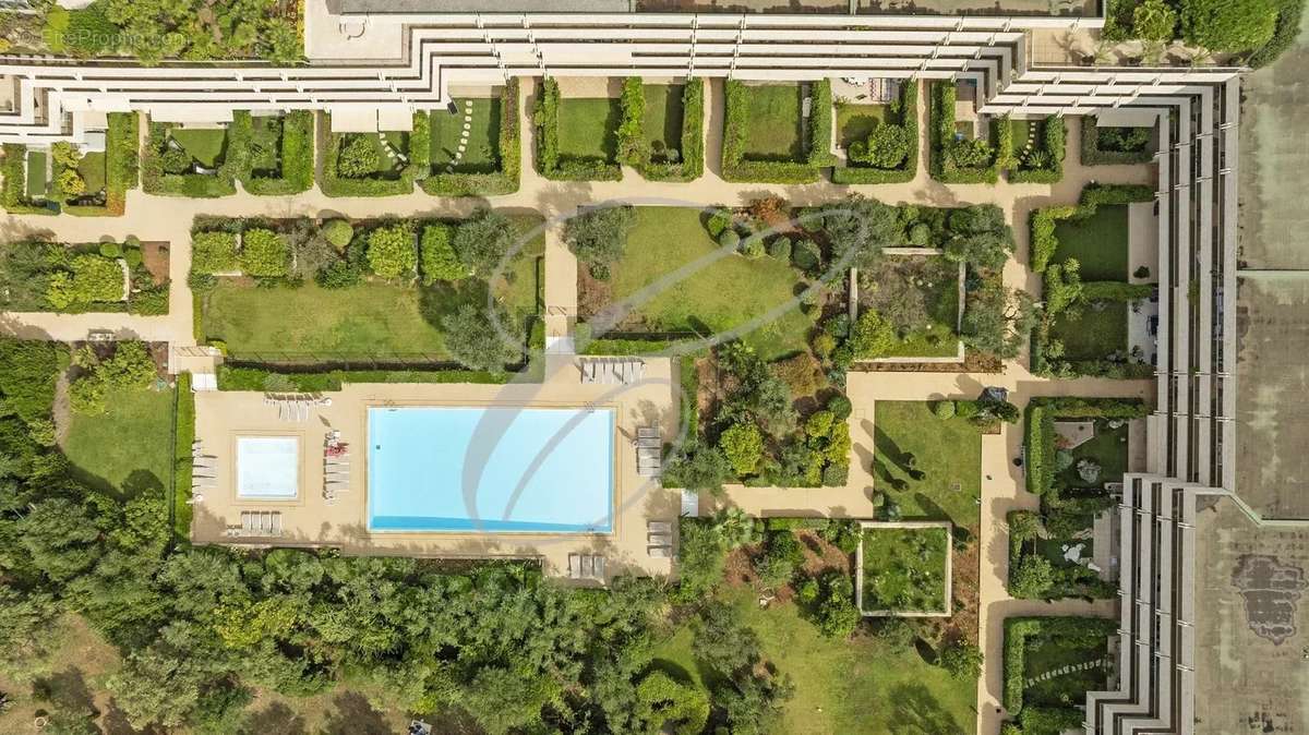 Appartement à ROQUEBRUNE-CAP-MARTIN