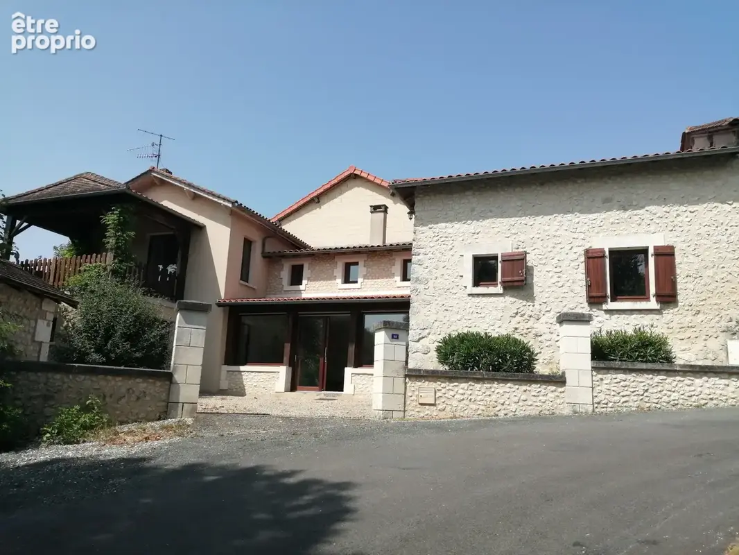 Maison atypique avec très beau jardin et vue sur la campagne - photo 5