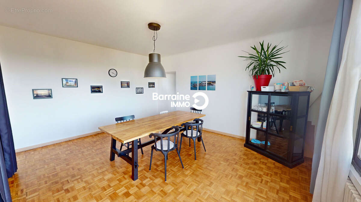 Appartement à LE RELECQ-KERHUON