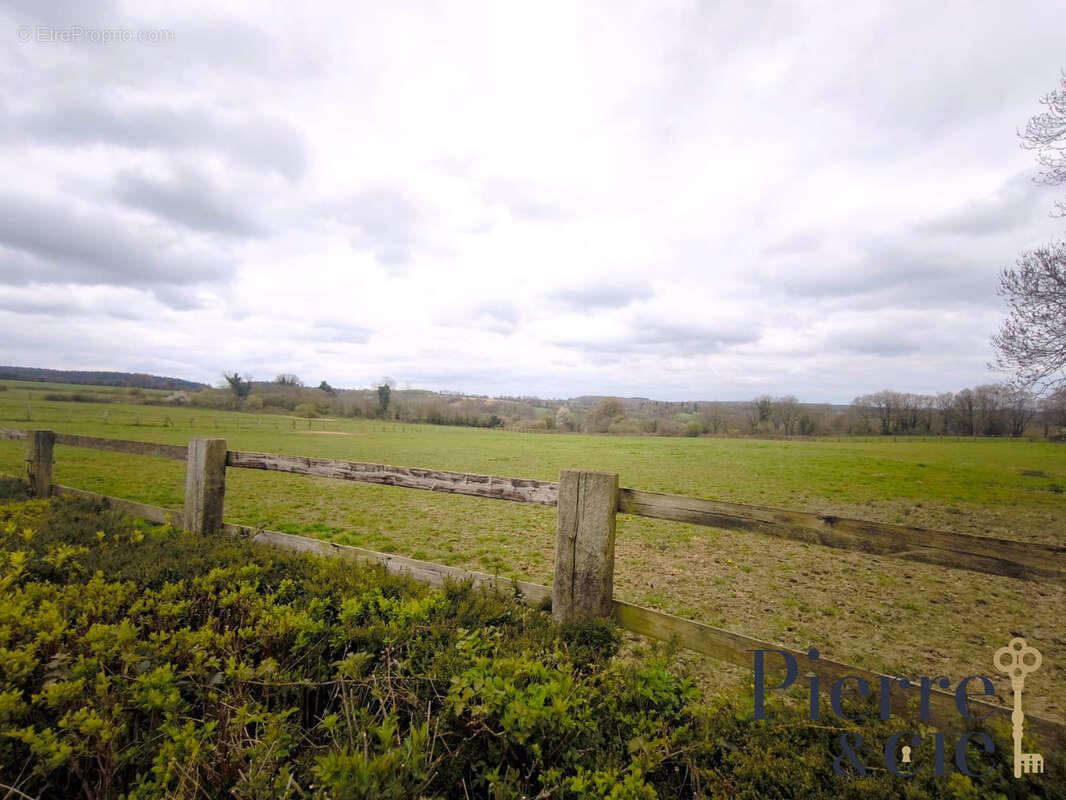 Maison à SAINT-SAUVEUR-DE-CARROUGES