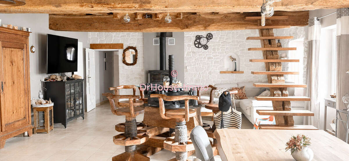 Maison à COMMEQUIERS