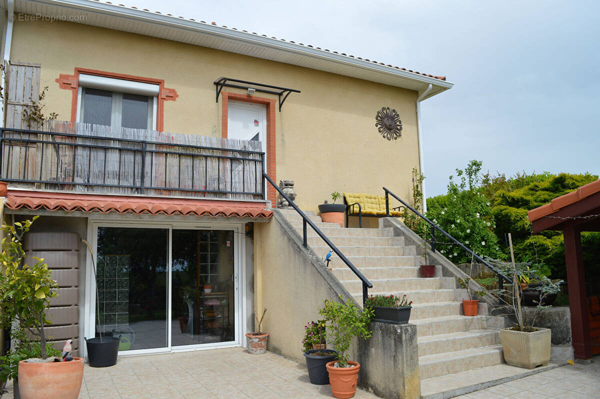 Maison à LAPEYROUSE-FOSSAT