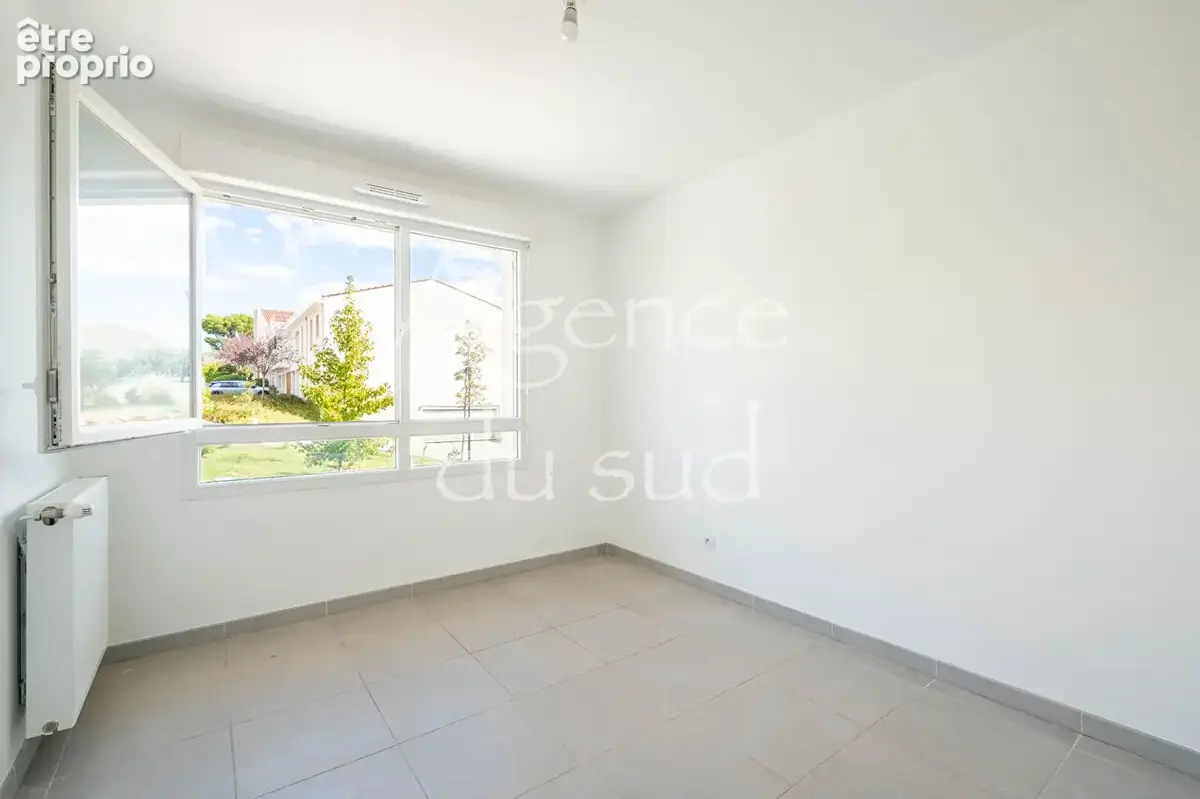 Appartement La Ciotat 3 pièces 63 m2 avec stationnement et terrasse. - photo 7
