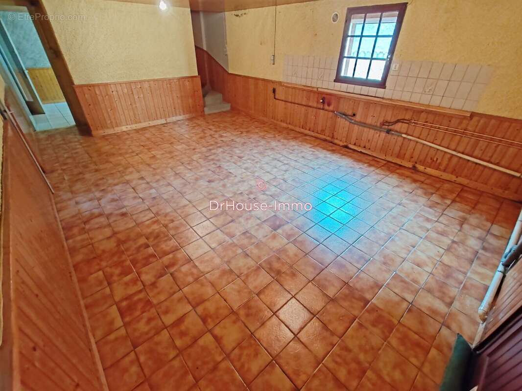 Maison à VAUX-SUR-VIENNE