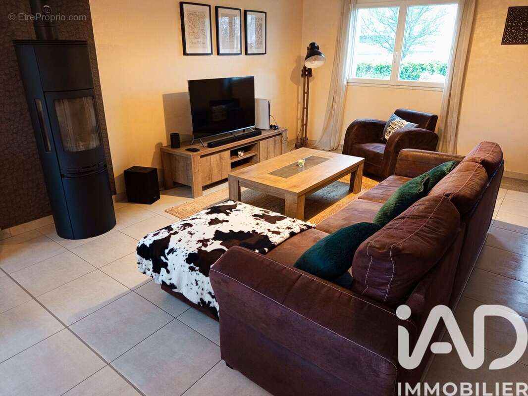 Photo 3 - Maison à SAINT-GONDRAN