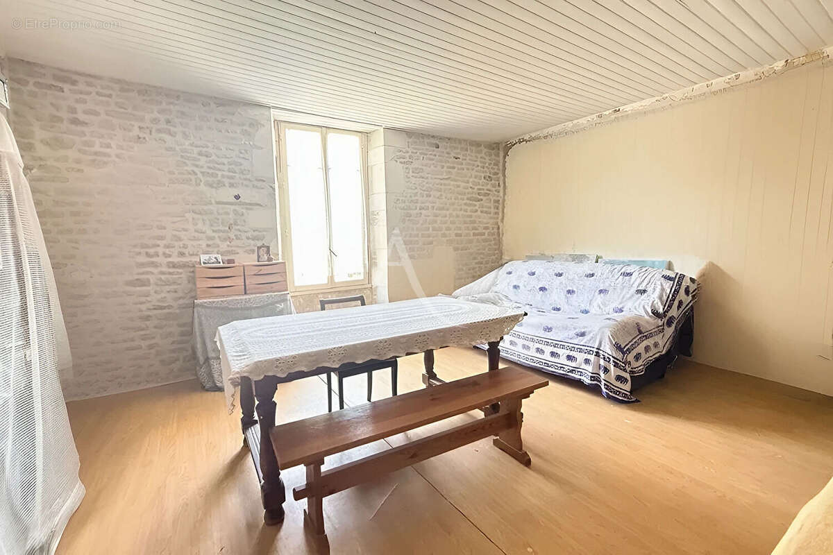 Maison à CHAILLE-LES-MARAIS