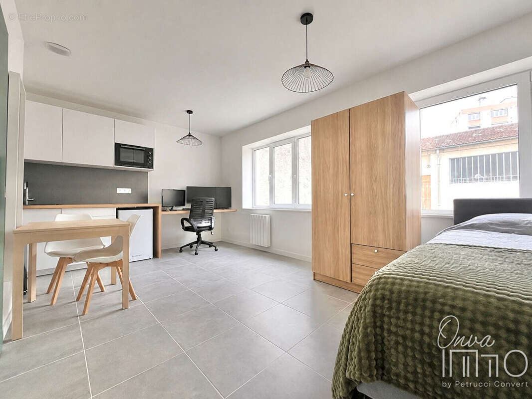 Bron - Studio rénové de 22m² - Vendu loué (rentabilité: 6,55%) - photo 2