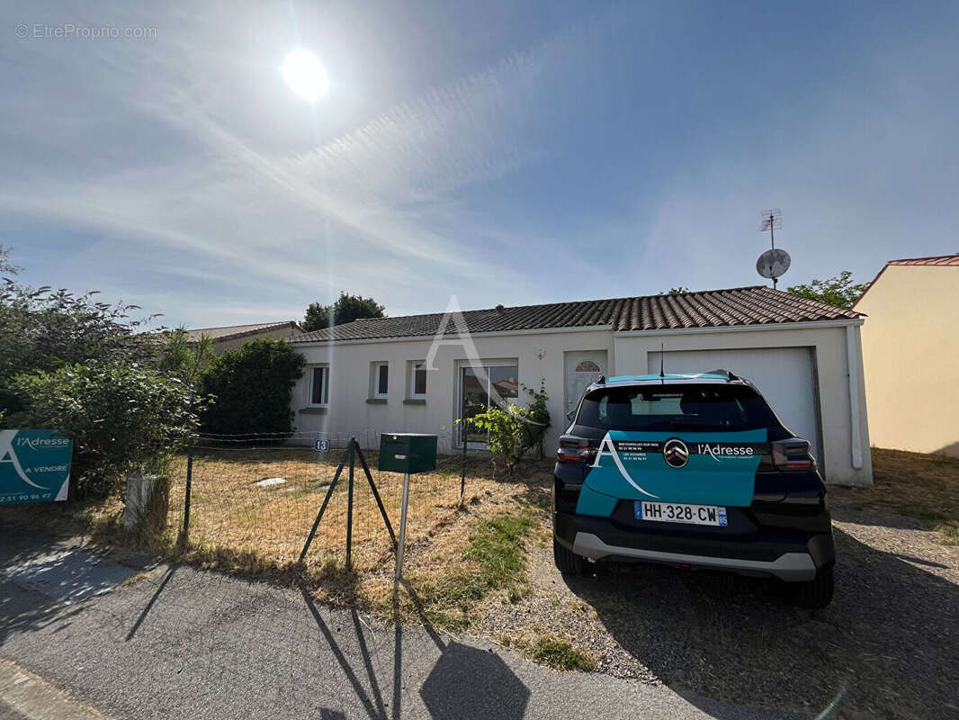 Maison à GROSBREUIL