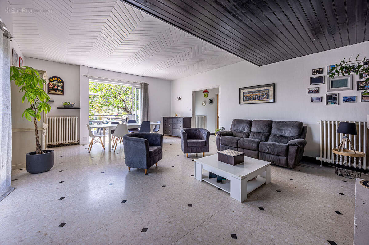 Maison à VAUX-SUR-MER