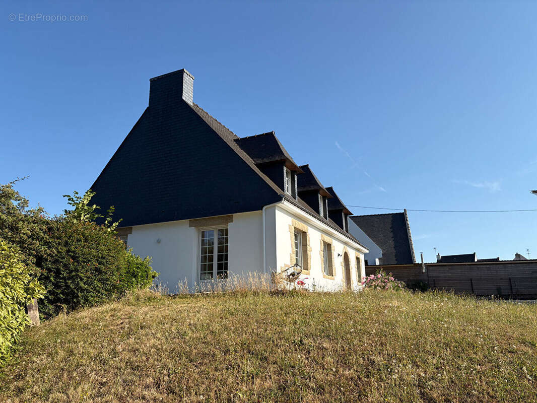 Locminé centre-ville à vendre maison plain-pied 105 m², grenier aménageable, sous-sol total, plain-pied - photo 11