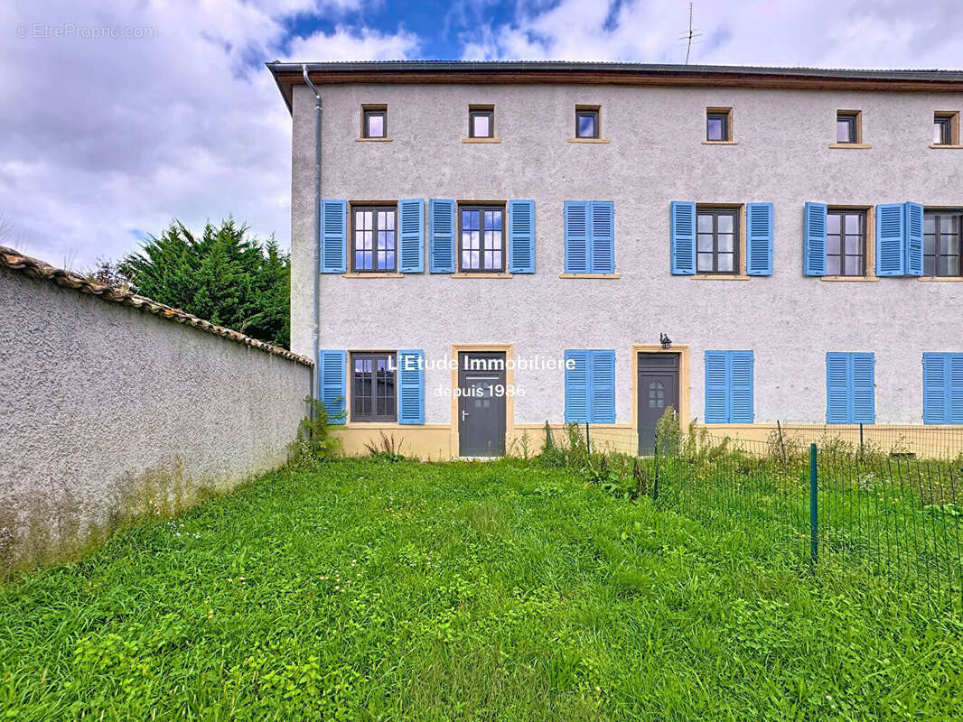 Appartement à RILLIEUX-LA-PAPE