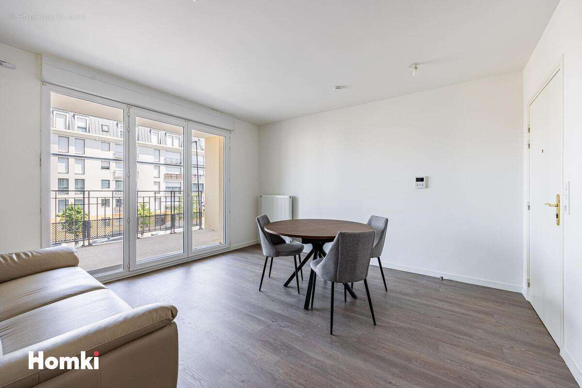 Appartement à SARTROUVILLE