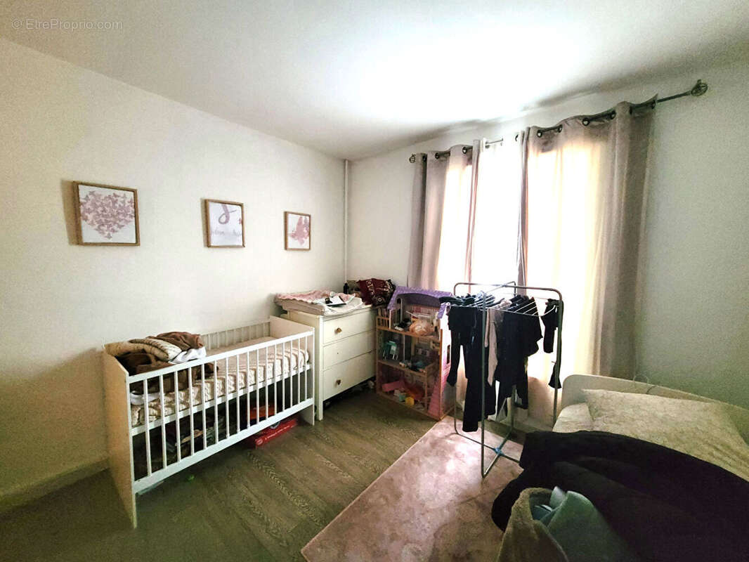 Appartement à SORGUES
