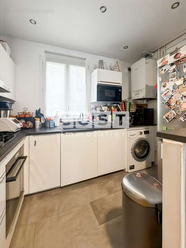 Appartement à COURBEVOIE