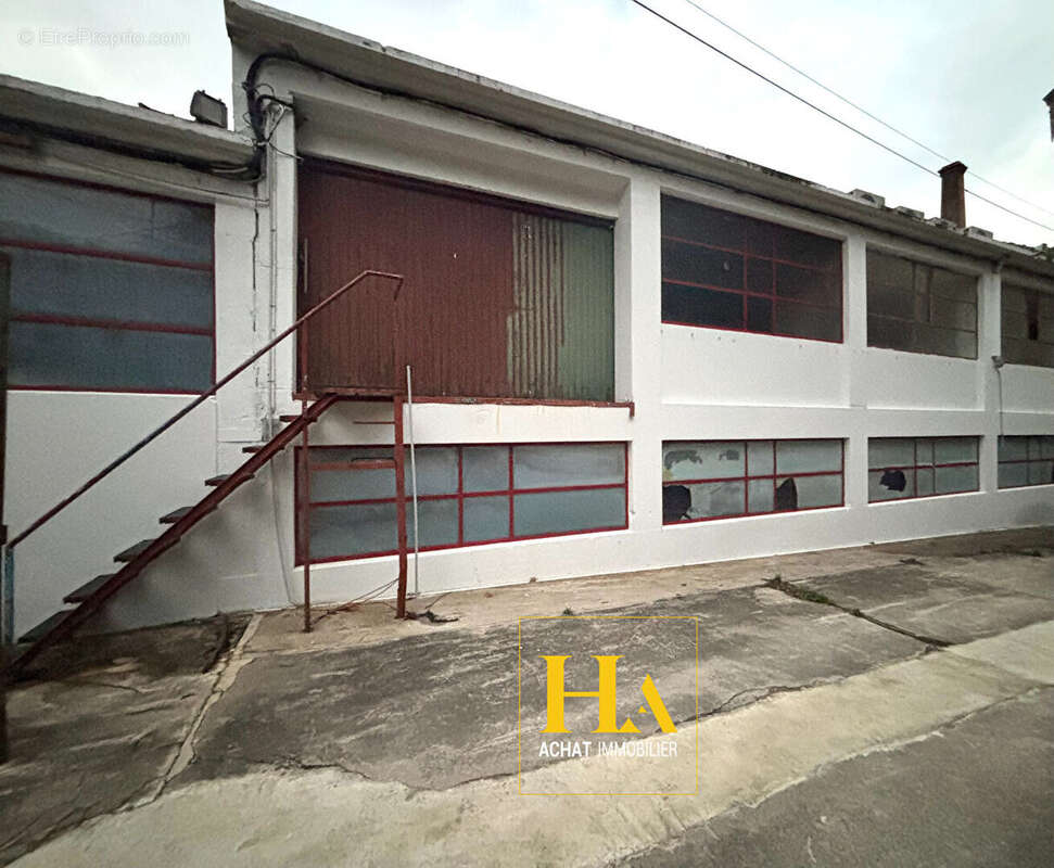 Commerce à SAINT-BARTHELEMY-DE-VALS