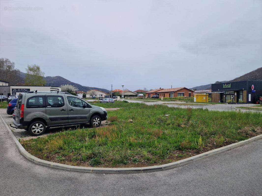 Terrain à SAINT-PAUL-DE-JARRAT