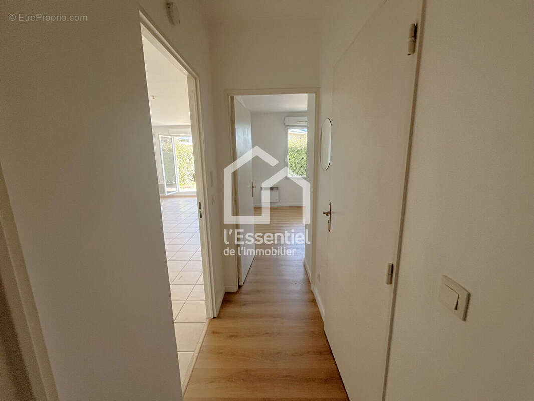 Appartement Verneuil-sur-seine 3 pièce(s) 64 m2 Rez de Jardin 204m² - photo 10