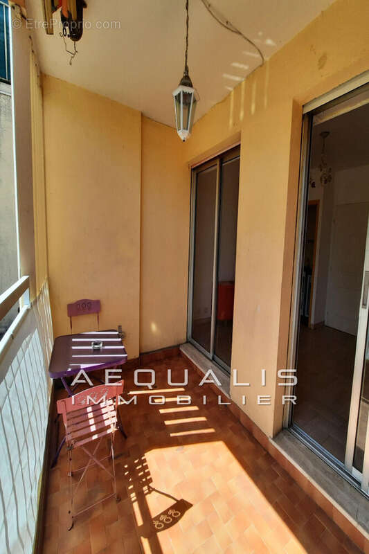 Appartement à SAINT-LAURENT-DU-VAR