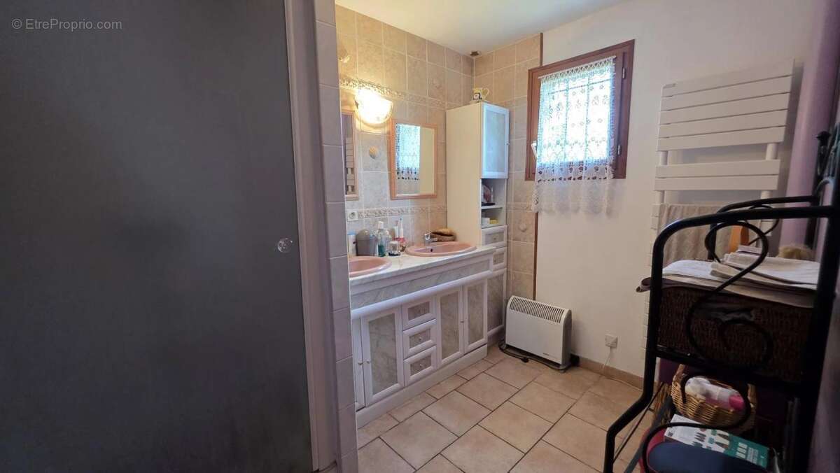 Maison à MILLY-SUR-THERAIN