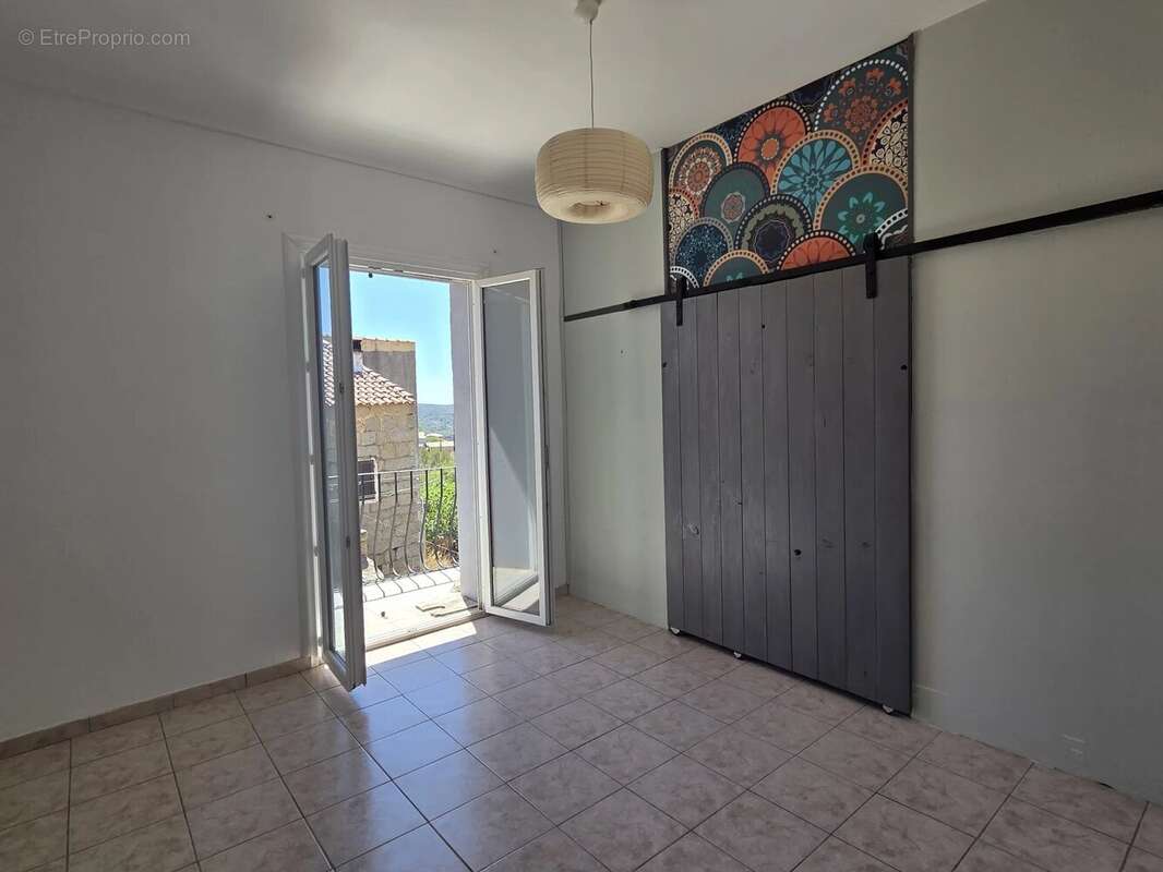 Appartement à MONACIA-D'AULLENE