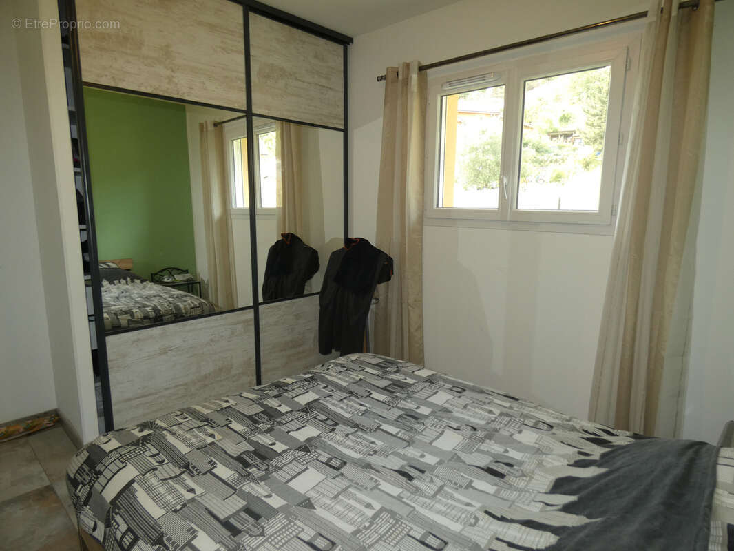 Maison à ESPINASSES