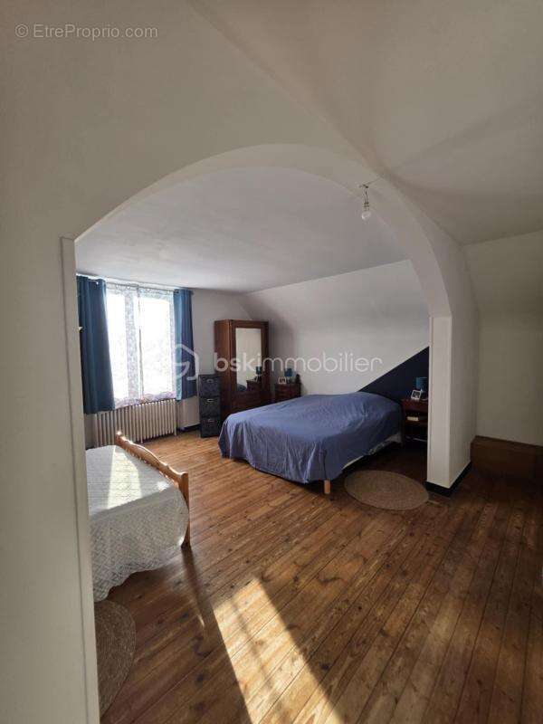 Maison de bourg de 190m2 avec terrain et Garage - photo 13
