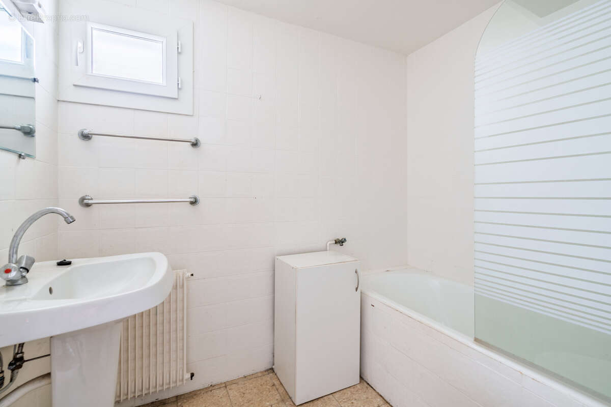 À Hendaye, appartement T2 avec garage - photo 5