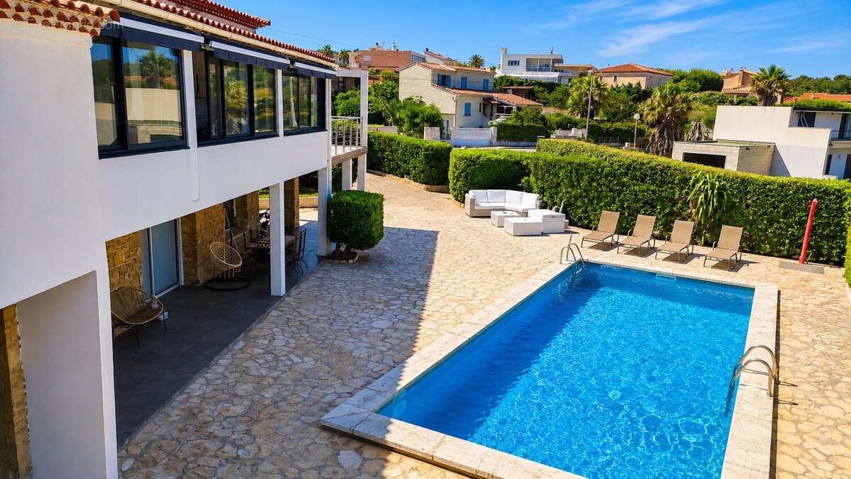 Maison à SIX-FOURS-LES-PLAGES