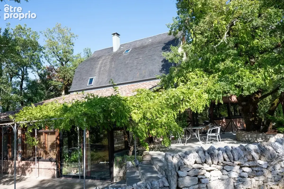 Maison 230 m² à Saint-Pantaleon  - photo 3