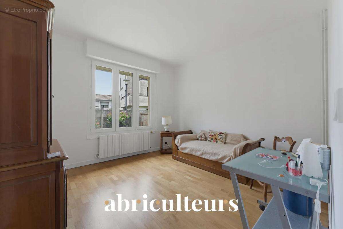 Maison avec piscine vente à  Bordeaux quartier Cauderan (33200) - photo 11