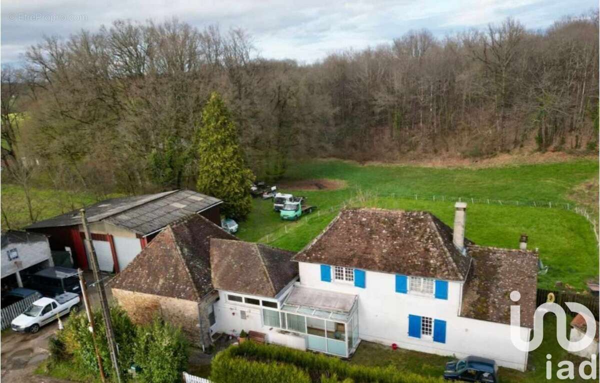 Maison 158 m² à Chateau-Chervix  - photo 2