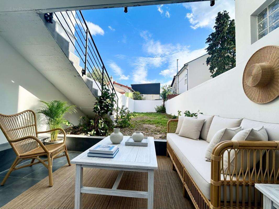 Fontenay Maison proche RER 15 min avec 2 terrasses, jardin et garage - photo 10