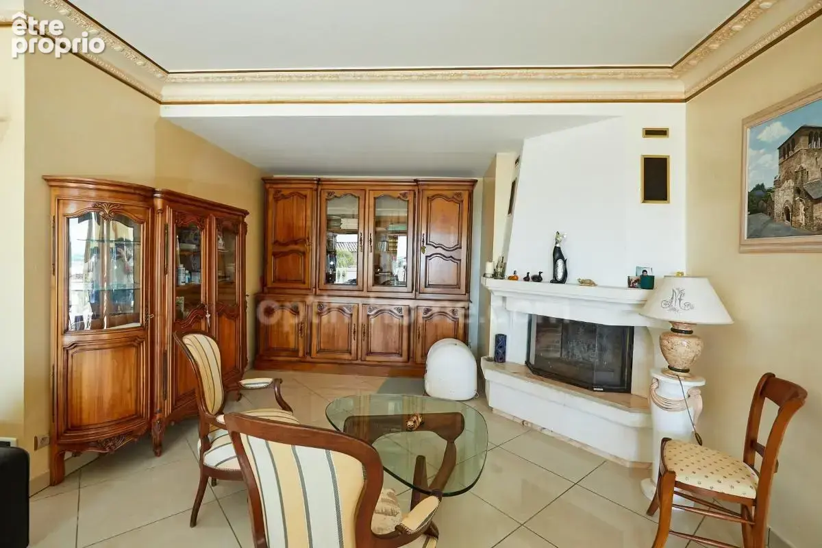 BOUZIGUES – Villa 250 m², vue étang, piscine à débordement, appartement indépendant - photo 7