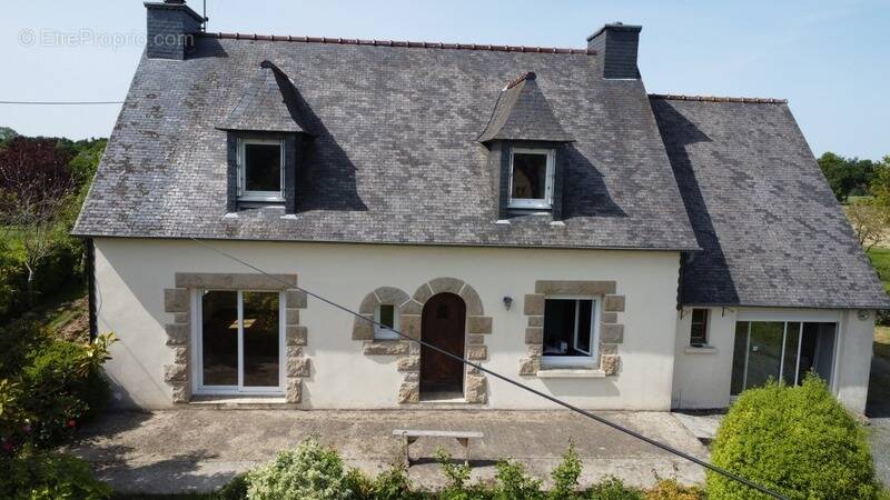 Maison à POMMERIT-LE-VICOMTE