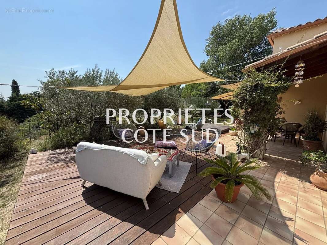 Maison à ROCHEFORT-DU-GARD