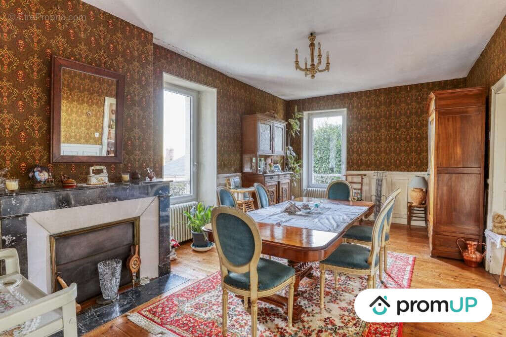 Maison à COURDEMANCHE