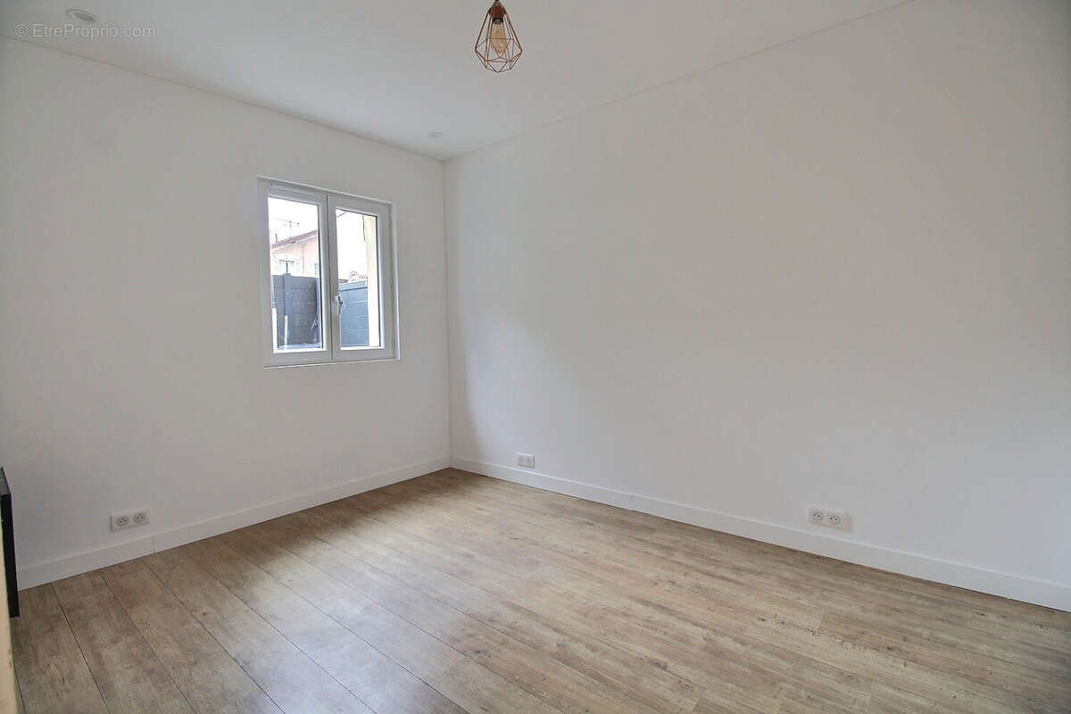 Appartement à COLOMBES