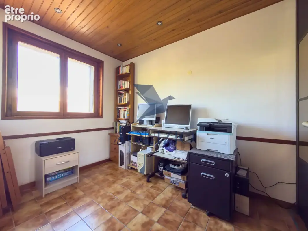 Maison 4 chambres + bureau sur un grand terrain avec piscine - photo 13
