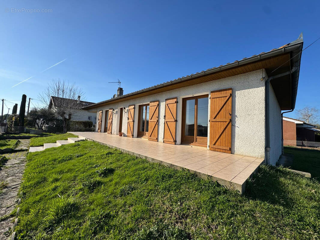 Maison à MONTECH