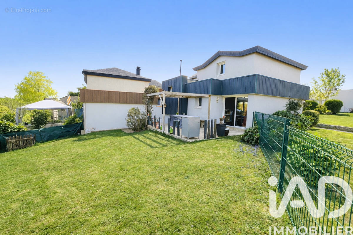 Photo 1 - Maison à SAINT-AVE