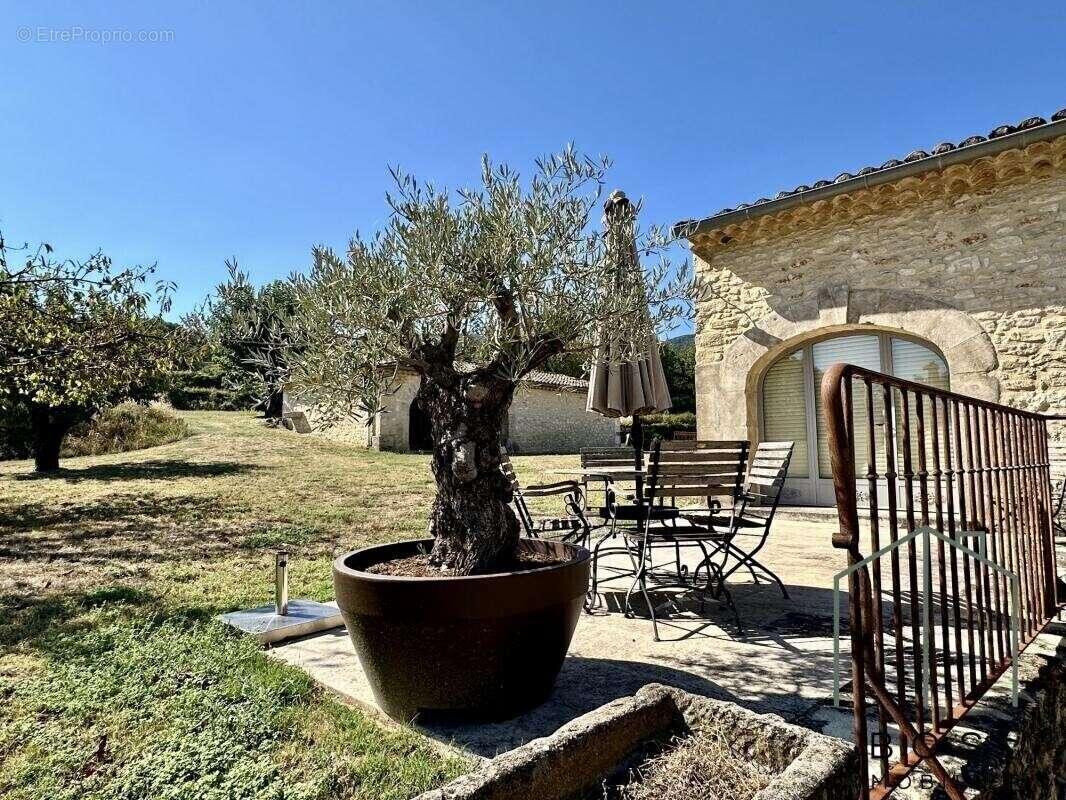 Maison à BONNIEUX