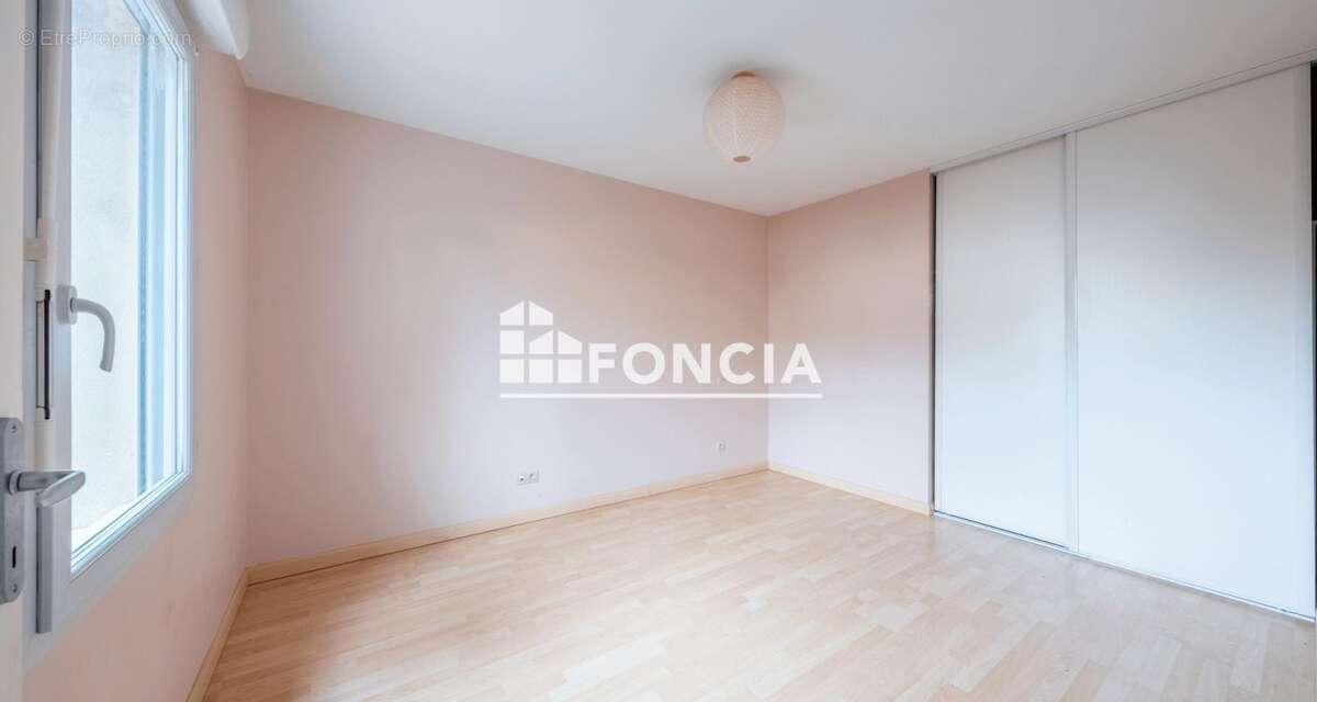 Appartement à FARGUES-SAINT-HILAIRE