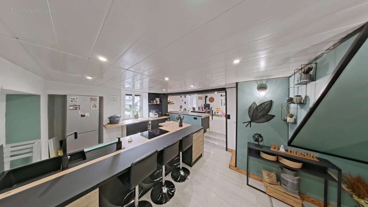 Maison à SAINTE-HELENE-SUR-ISERE