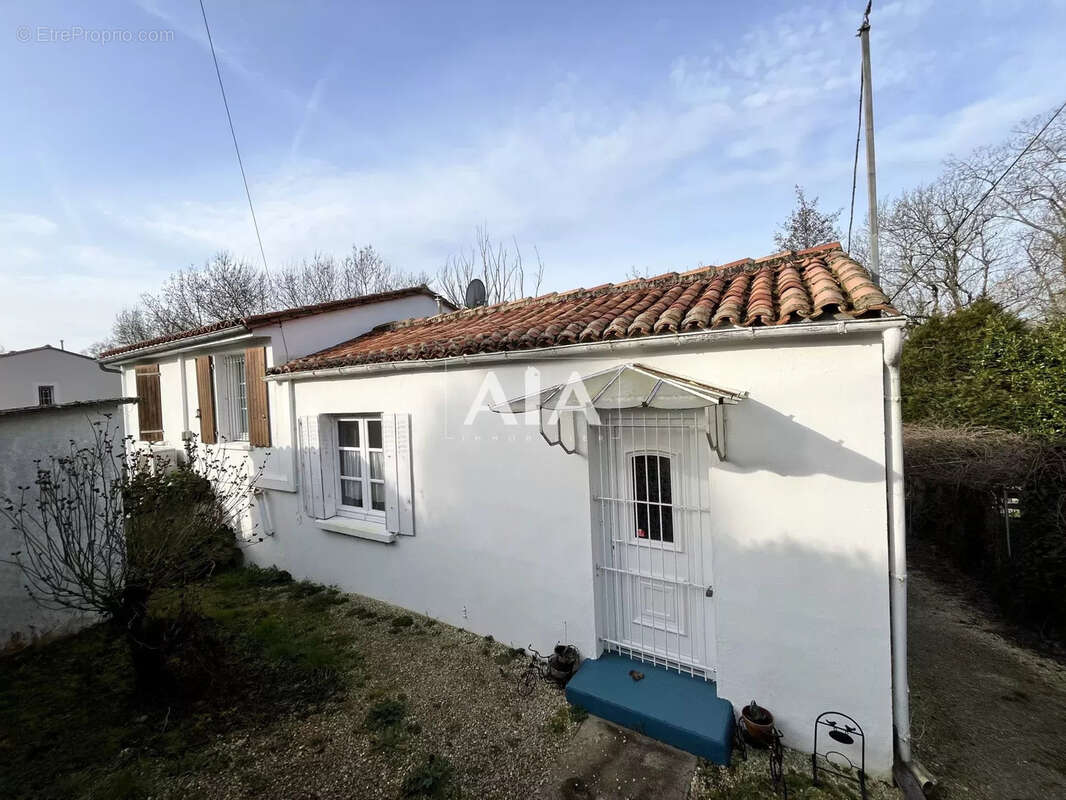 Maison à VILLOGNON