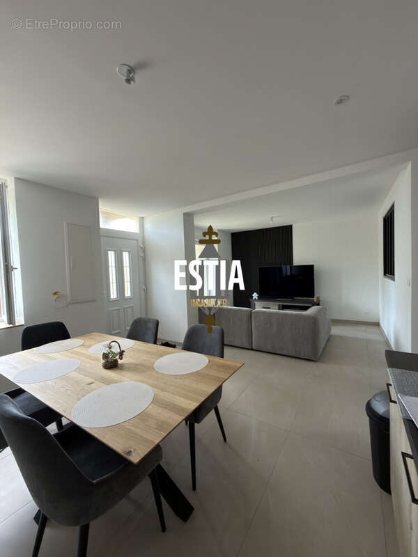 Appartement à LAY-SAINT-CHRISTOPHE